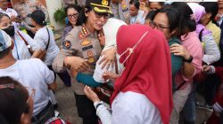 POLDA KEPRI SALURKAN BANTUAN SOSIAL UNTUK KARYAWAN PT GHIM LI INDONESIA